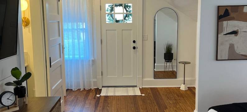 Luxe Lemon Loft in Historic Downtown St Aug图片