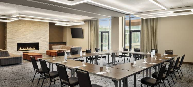 密尔沃基布鲁克菲尔德会议中心希尔顿花园酒店(Hilton Garden Inn Milwaukee Brookfield Conference Center)图片