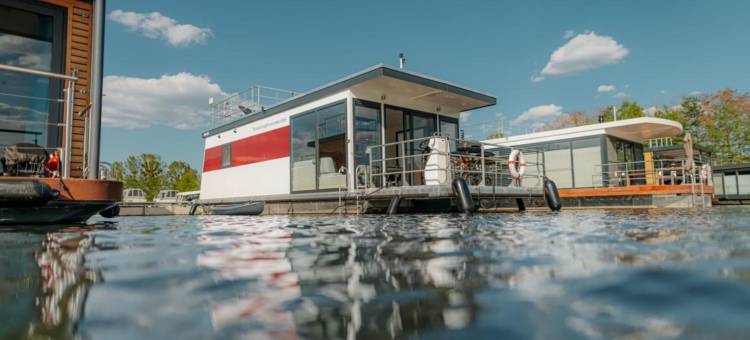 哈弗尔河船屋(Havel River Houseboat)图片