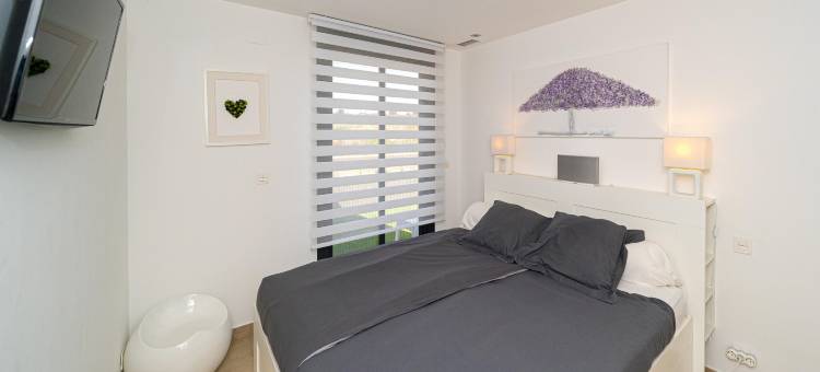 Stylish Villa with Lake Views图片