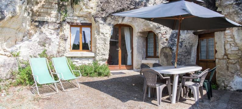 A cave house with a historic charm图片