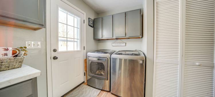 阿什塔比拉家庭出租 - 距离伊利湖、海滩2英里(Ashtabula Home Rental - 2 Mi to Lake Erie, Beaches)图片