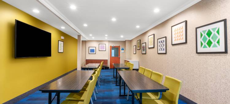 智选假日套房酒店克拉马斯福尔斯环(Holiday Inn Express & Suites Klamath Falls Central)图片