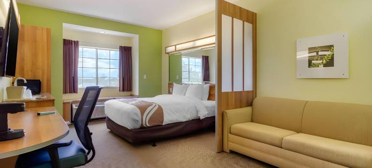 利哈伊埃克斯-迈尔斯堡凯艺套房酒店(Quality Inn & Suites Lehigh Acres Fort Myers)图片