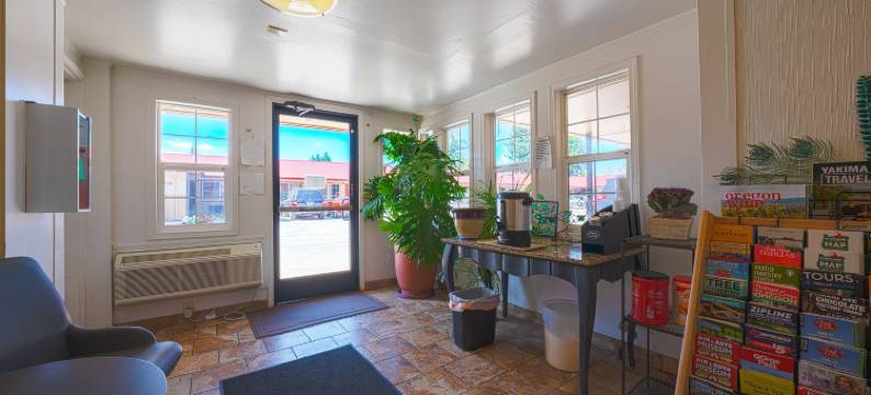 OYO 格拉德斯通经济旅店 - 波特兰/克拉克默斯(Budget Inn Gladstone by OYO - Portland Clackamas)图片