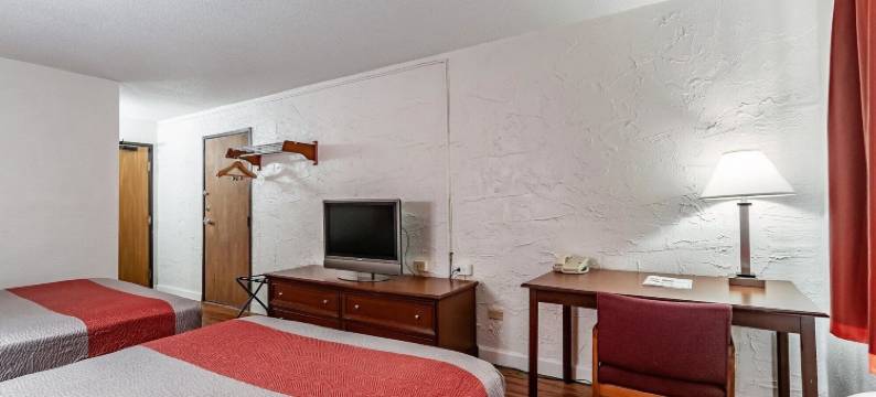 内珀维尔6号汽车旅馆(Motel 6 Naperville, IL)图片