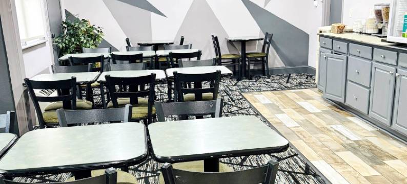 雷纳姆汤顿凯艺酒店(Quality Inn Raynham - Taunton)图片