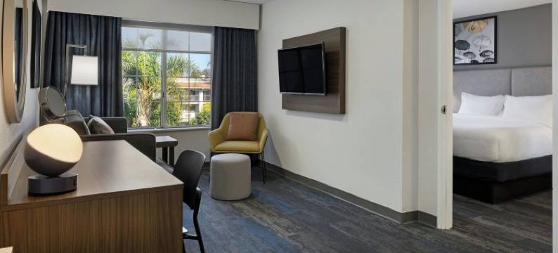 万豪城市快捷酒店圣塔安那/橙县机场(City Express by Marriott Santa Ana/Orange County Airport)图片