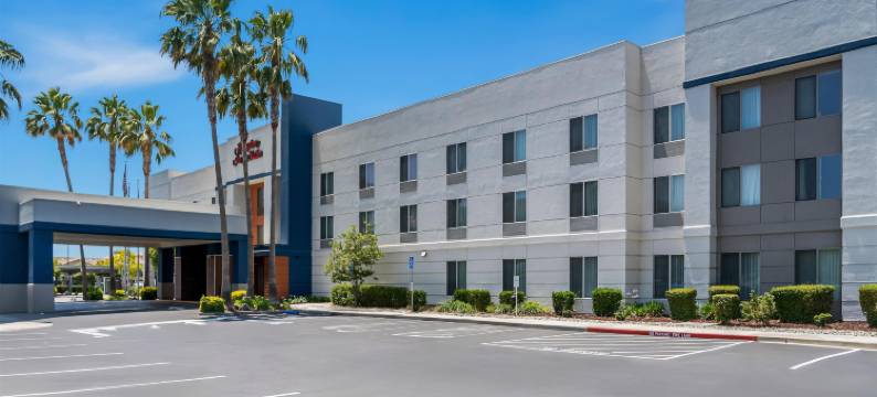 希尔顿欢朋套房酒店-莱思罗普(Hampton Inn & Suites Lathrop)图片