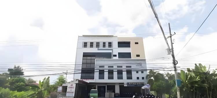 红多兹酒店@伊洛伊洛圣何塞贾罗(RedDoorz @ San Jose Tagbak Jaro Iloilo)图片