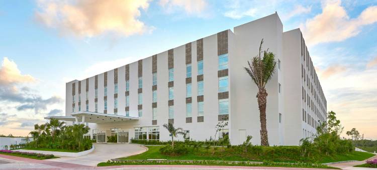 坎昆机场里维埃万豪城市快捷普拉斯酒店(City Express Plus by Marriott Cancún Aeropuerto Riviera)图片