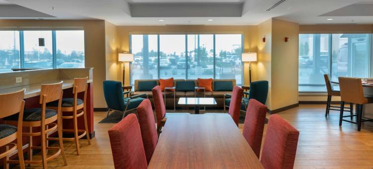 TownePlace套房酒店-橡树溪密尔沃基(TownePlace Suites Milwaukee Oak Creek)图片