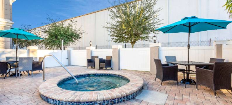 坦帕中心拉昆塔温德姆套房酒店(La Quinta Inn & Suites by Wyndham Tampa Central)图片