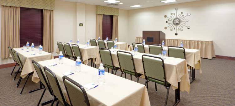 洲际酒店集团智选假日酒店 - 纽顿福尔斯(Holiday Inn Express Lordstown-Newton Falls/Warren)图片