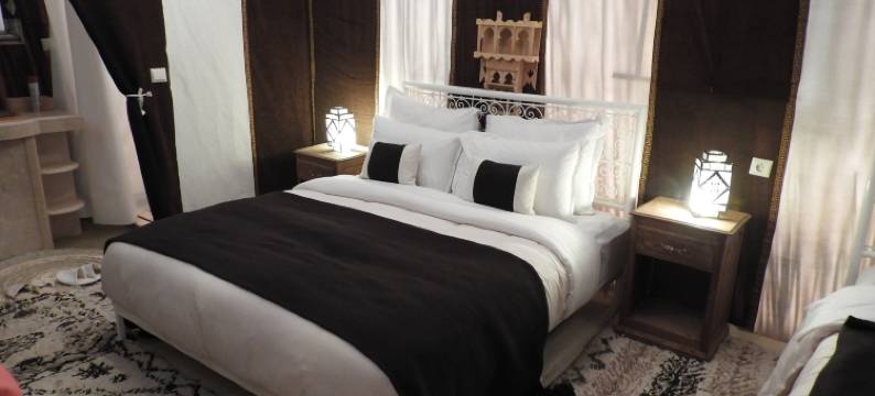 Sleeping in a Luxury Tent in Merzouga Desert !图片