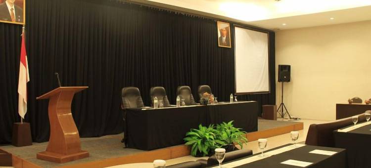 威尔托普酒店占碑(Wiltop Hotel Jambi)图片