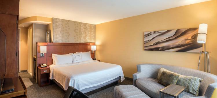 万怡华尔道夫酒店(Courtyard Waldorf)图片