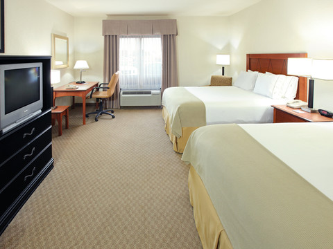 智选假日套房酒店派恩布拉夫/松树商城 by IHG