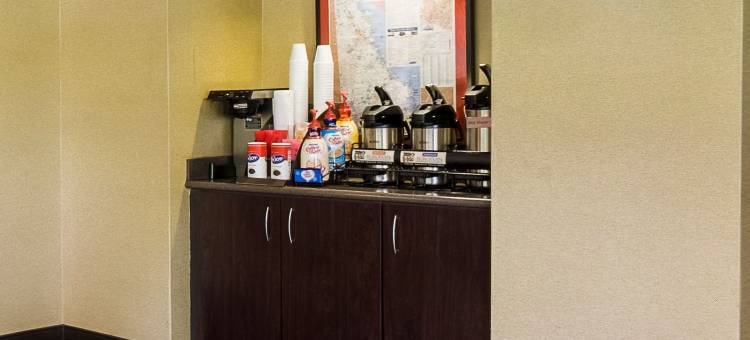 威尔明顿-纽华克红顶PLUS+酒店(Red Roof Plus+ Wilmington - Newark)图片