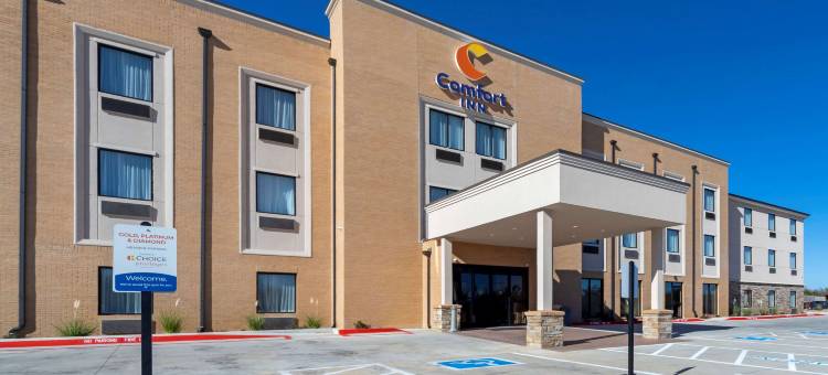 哈拉舒适套房酒店(Comfort Inn & Suites Harrah)图片