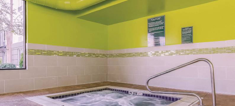 克利夫兰机场西拉昆塔温德姆套房酒店(La Quinta Inn & Suites by Wyndham Cleveland Airport West)图片