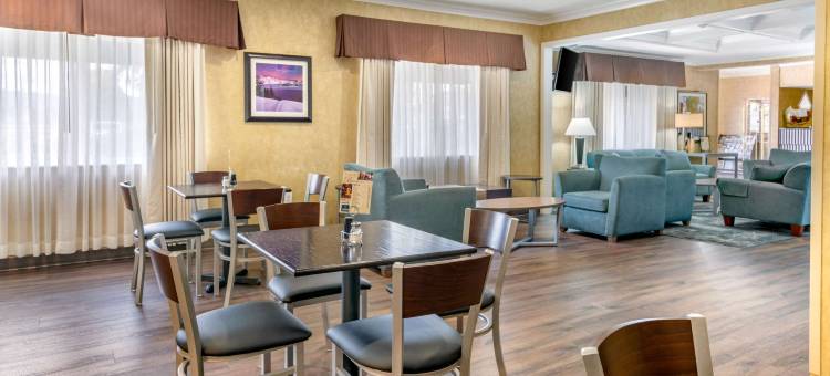 克拉丽奥波因特-梅德福(Clarion Pointe Medford)图片