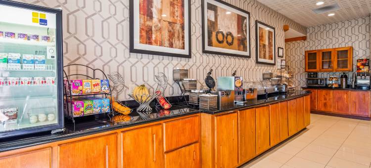 玫瑰城会议中心贝斯特韦斯特优质酒店(Best Western Plus Rose City Conference Center Inn)图片