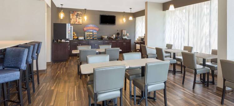 落基山I-95温德姆呗盟酒店(Baymont by Wyndham Rocky Mount I-95)图片