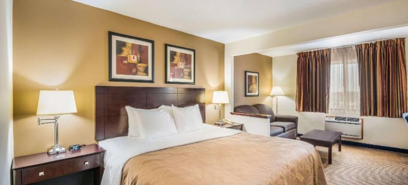 埃尔德里奇达文波特北凯艺套房酒店(Quality Inn & Suites Eldridge Davenport North)图片