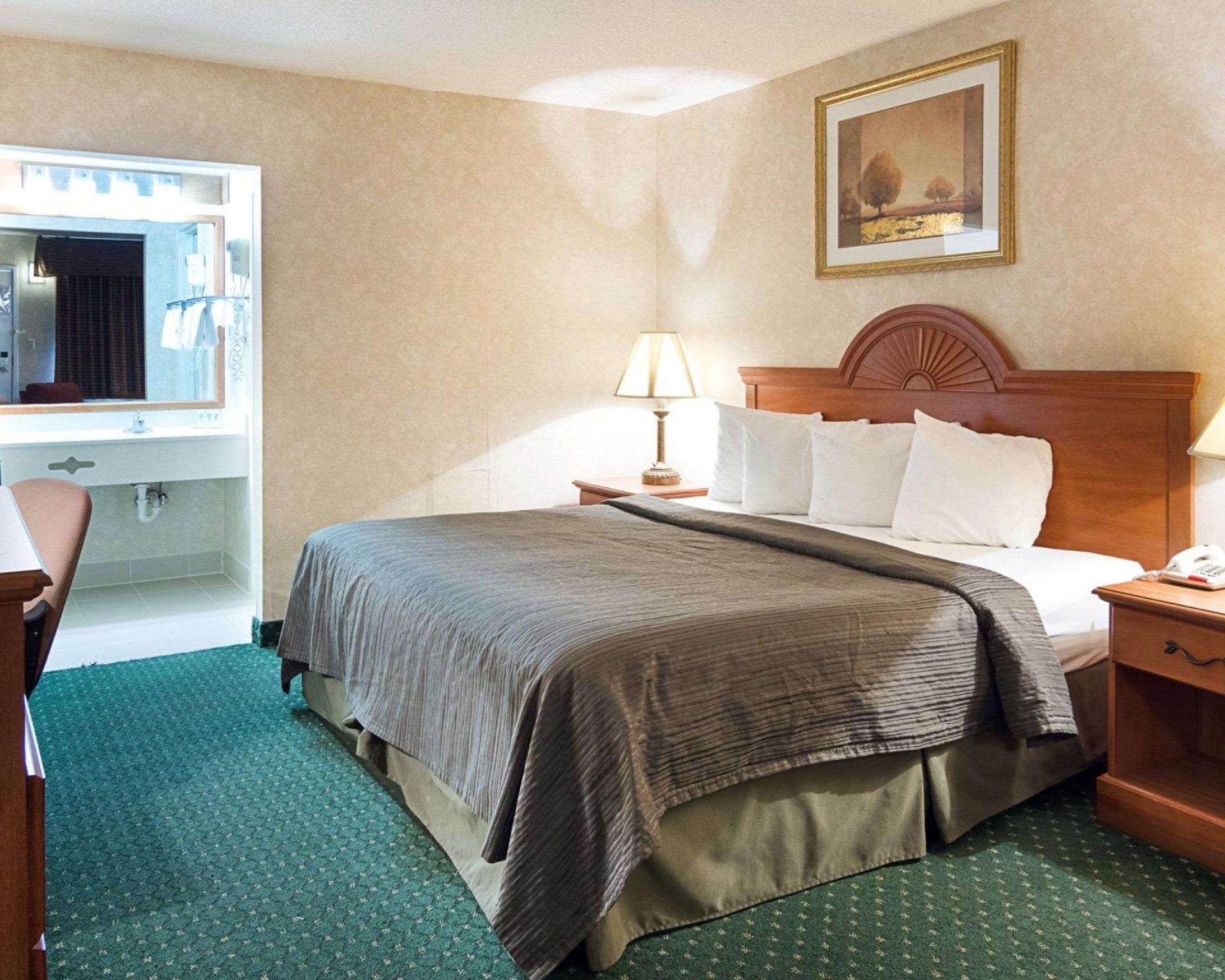 Quality Inn Petersburg-Fort Lee-Petersburg Updated 2023 Room Price-Reviews  & Deals 