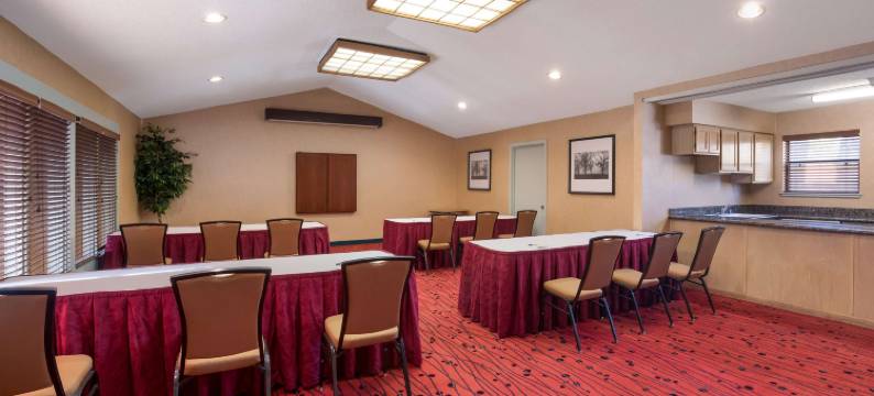 利弗莫尔森斯套房，贝斯特韦斯特SureStay精选酒店(Sens Suites Livermore, SureStay Collection by Best Western)图片