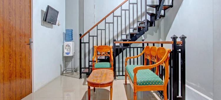 OYO 91960 法里扎伊斯兰之家酒店(OYO 91960 Fariza House Syariah)图片