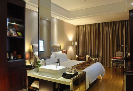 Baolong Homelike Hotel (Shanghai Changxing) Hotel Overview