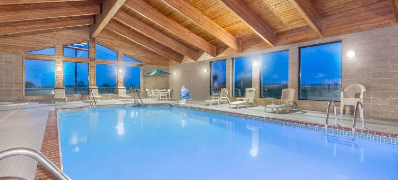 埃尔克霍恩美吟温德姆酒店-近日内瓦湖(AmericInn by Wyndham Elkhorn Near Lake Geneva)图片