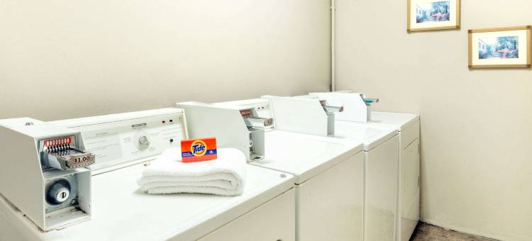 特雷沃斯骑士酒店(Knights Inn Trevose)图片