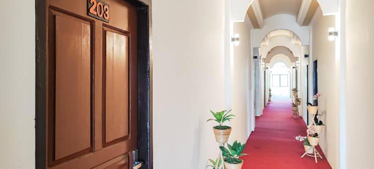 占碑Simpang Rimbo红多兹Plus沙里亚酒店2(RedDoorz Plus Syariah Near Simpang Rimbo Jambi 2)图片