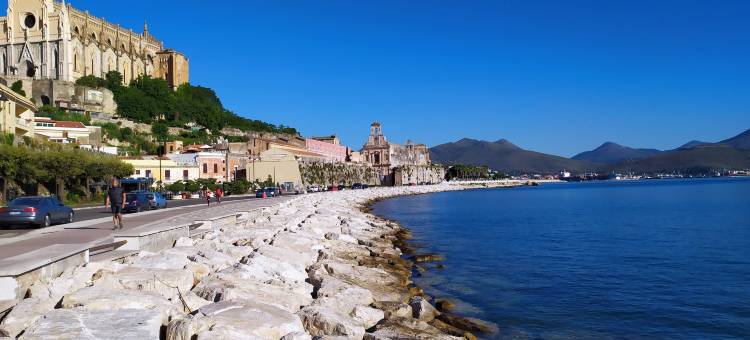 Mariasofia Master Suite with Private Bathroom图片