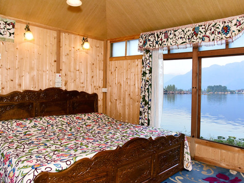 White House Group of Houseboats