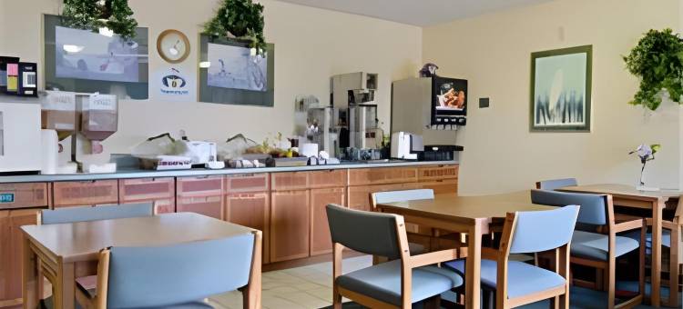 丰第拉克速8酒店(Super 8 by Wyndham Fond du Lac)图片