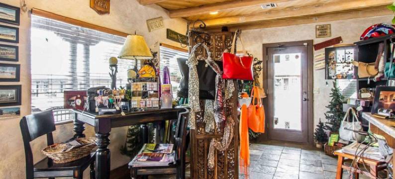 威莱斯市中心 - 66 号公路罗德威套房酒店(Rodeway Inn & Suites Williams Downtowner-Rte 66)图片