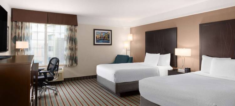 贝克斯菲尔德北拉昆塔温德姆套房酒店(La Quinta Inn & Suites by Wyndham Bakersfield North)图片