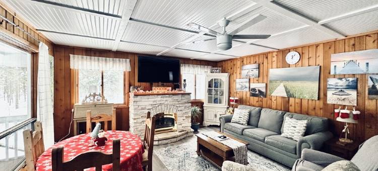 大卫度假屋 私人纱网门廊&火坑(Private Screened Porch with Michaywe Amenities)图片