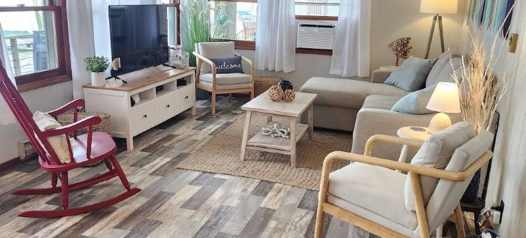 Charming Lakefront Cottage on Coldwater Lake图片