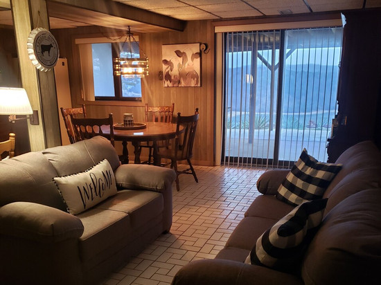 Ozark Oasis 3 B/ 3 B in Eminence with Spectacular View!