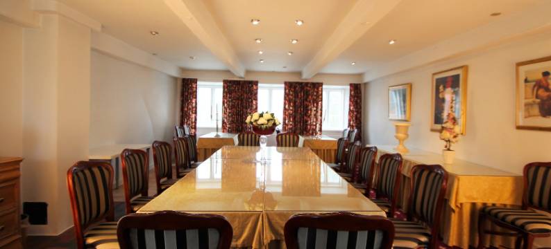 瑞斯托普庄园酒店(Store Restrup Slotshotel)图片