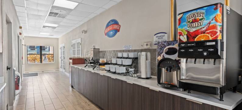 奥兰多东呗盟酒店(Baymont by Wyndham Orlando East)图片