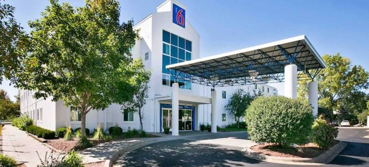 布鲁克林中心阿波利斯6号汽车旅馆(Motel 6 Brooklyn Center, MN - Minneapolis)图片