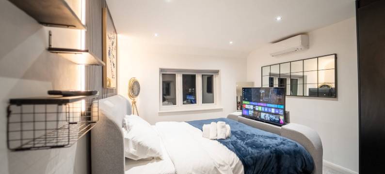 Luxury Retreat, Hot tub,  SK Massage Bed & Tesla图片