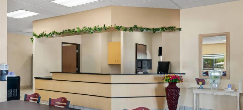 圣罗莎速8酒店(Super 8 by Wyndham Santa Rosa)图片