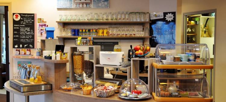 布里特舒适酒店阿祖尔绍莱北部(Brit Hotel Confort Azur Cholet Nord)图片